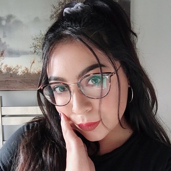 Meet your Posher, Kimberly - Picture 1 of 1